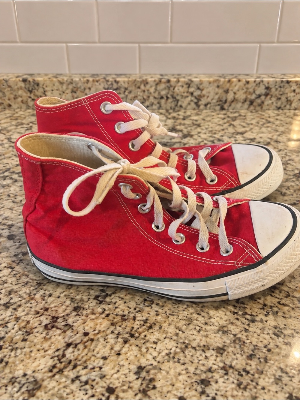 Converse Chuck Taylor All Star Red High Top Sneakers M9621 Women’s 7 Men’s 5